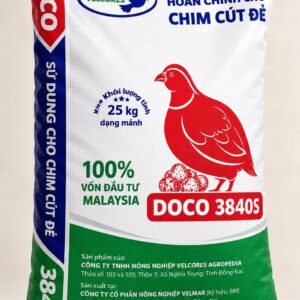 Thức ăn hỗn hợp hoàn chỉnh cho chim cút đẻ DOCO 3840S (Bao 25kg dạng mảnh) sở hữu hàm lượng đạm thô vượt trội 20.5% cùng nguồn Canxi tối ưu (3 - 4.5%). Sản phẩm giúp chim cút đẻ sai, kéo dài chu kỳ đẻ, vỏ trứng dày và bóng đẹp. Công nghệ 100% vốn đầu tư Malaysia!